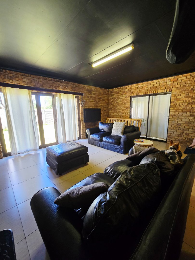 2 Bedroom Property for Sale in Adamayview North West